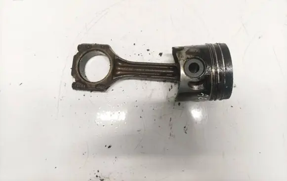 Volkswagen PASSAT B5 Piston with connecting rod