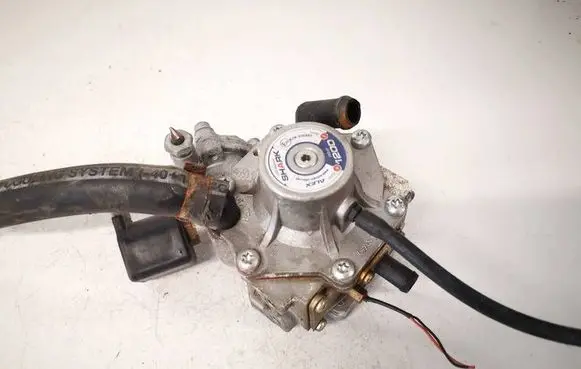 Mercedes-Benz C W203 LP gas reducer 67R010951