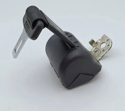 Volkswagen PASSAT B5 Middle seatbelt (rear) 3B0857813B