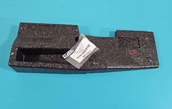 Center/middle under tray cover