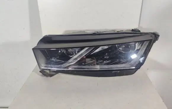 Skoda Octavia Mk4 Headlight/headlamp 5E4941015A
