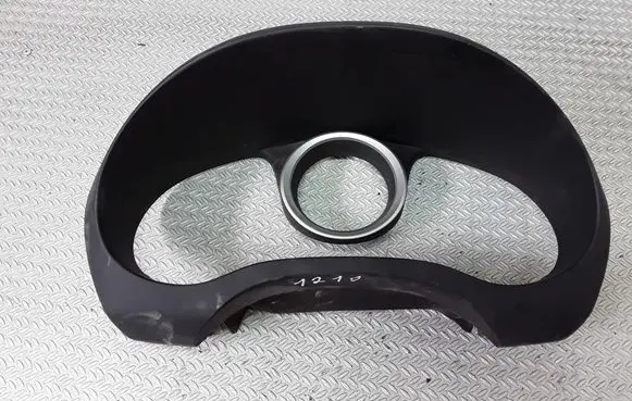 Toyota RAV 4 (XA20) Dashboard trim