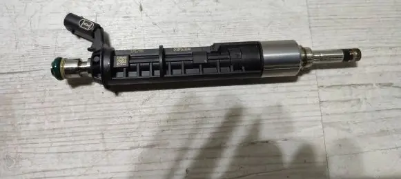 Alfa Romeo Stelvio Fuel injector 04893630AA