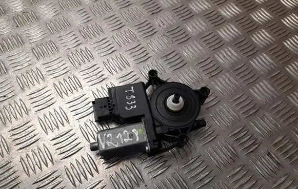 Peugeot 5008 Front door window regulator motor 9811848780