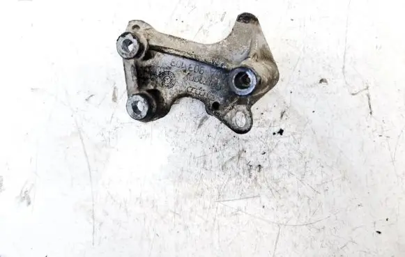 Seat Altea Engine mounting bracket 06a903103