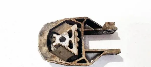 Ford Focus Engine mount bracket 