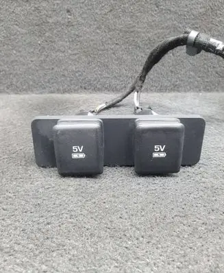 Land Rover Range Rover Sport L494 USB socket connector JPLA19010CA 20190729