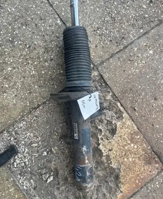 Volkswagen PASSAT B6 Front shock absorber/damper
