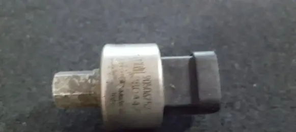 Air conditioning (A/C) pressure sensor