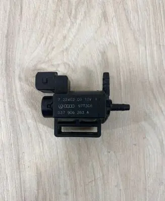 Volkswagen Golf IV Valve vacuum 72240200 037906283A 97T308