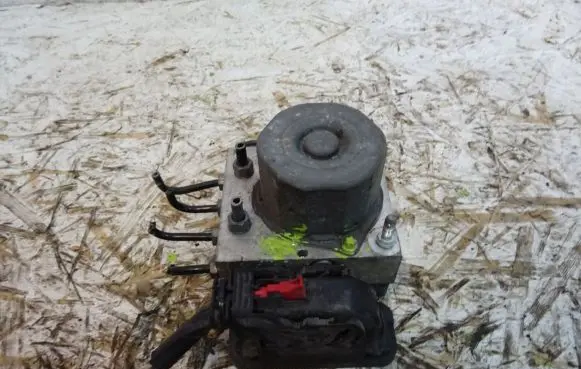 Skoda Fabia Mk2 (5J) ABS Pump 6R0907379AT