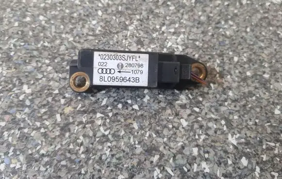 Audi A3 S3 8P Airbag deployment crash/impact sensor 8L0959643B