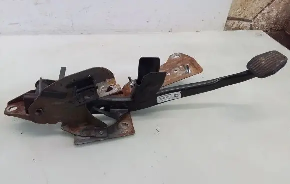 Ford Focus C-MAX Brake pedal 3M512467AN