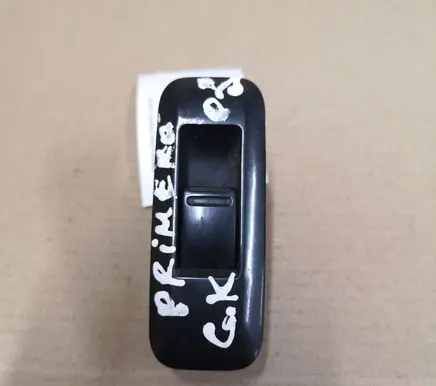 Nissan Primera Electric window control switch 25411AV600 C8DD705N
