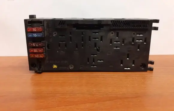 Mercedes-Benz E W210 Fuse box set 0025452701 0005401550