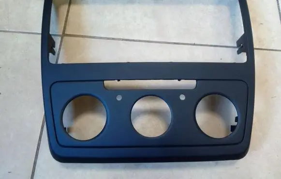 Skoda Yeti (5L) Radio/GPS head unit trim 5L0858069G NE68972