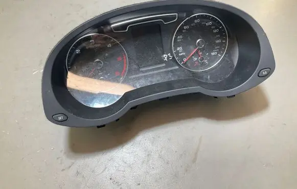Audi Q3 8U Speedometer (instrument cluster) 1373923944 8U0920980E