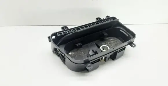 Cup holder front