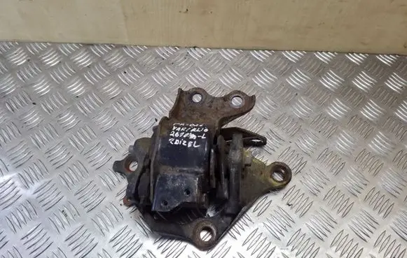Mazda 6 Engine mount bracket