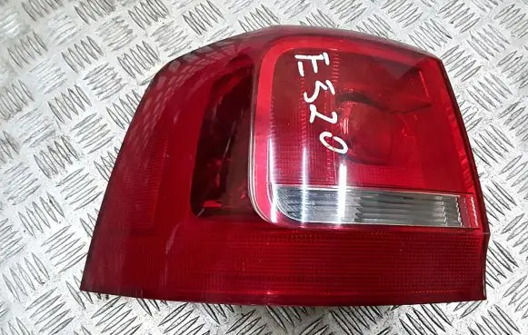 Volkswagen Sharan Rear/tail lights 7n0945096g