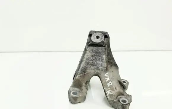 Audi A4 S4 B7 8E 8H Engine mounting bracket 8E0199307AB