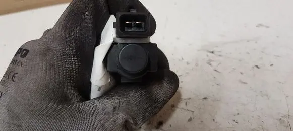 BMW 3 F30 F35 F31 Turbo solenoid valve 7810831 70231800