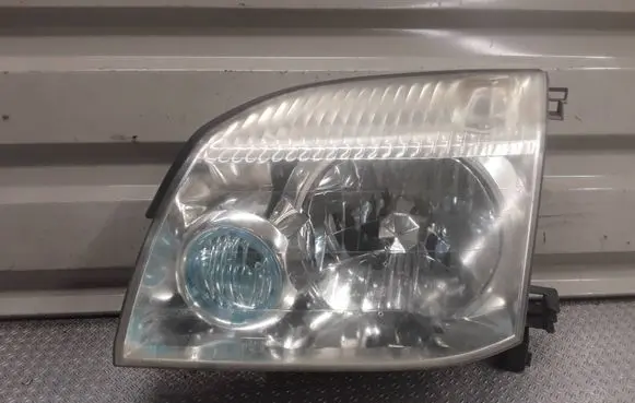 Nissan X-Trail T30 Headlight/headlamp 