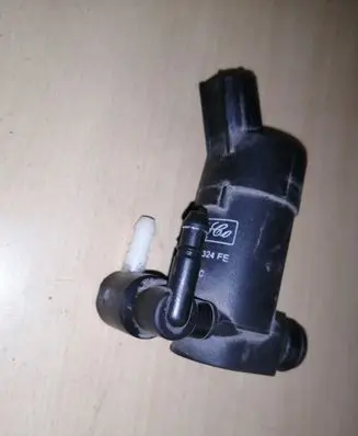 Volvo V50 Windscreen/windshield washer pump 1S7117K624FE