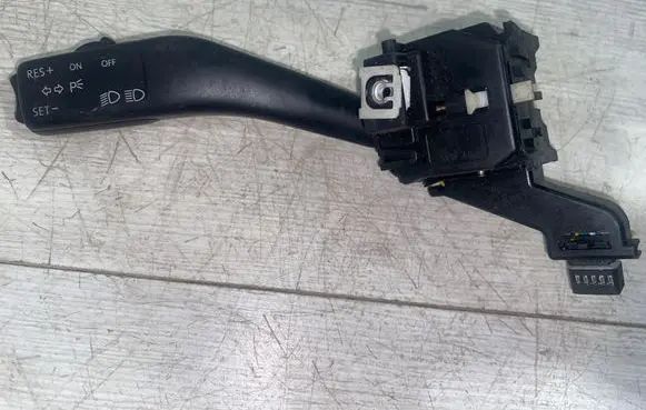 Volkswagen Golf V Indicator stalk ANP80H013C 4SD0309C