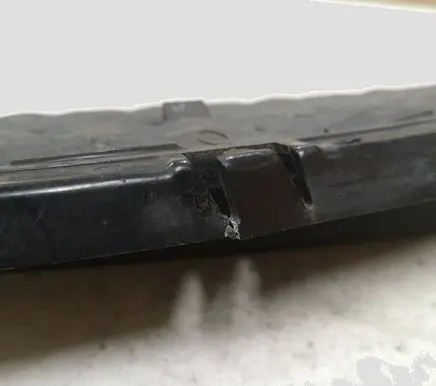 BMW 3 E90 E91 Front bumper lower grill 51117138418 15857711