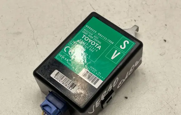 Toyota Verso Door control unit/module 897400F010 61B430000