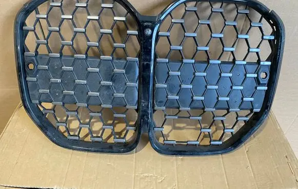 BMW 4 G22 G23 G24 G26 Quarter panel pressure vent 8079060