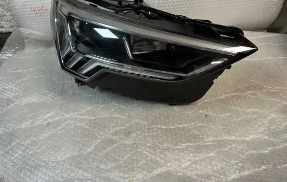 Audi Q3 F3 Headlight/headlamp 83a941034
