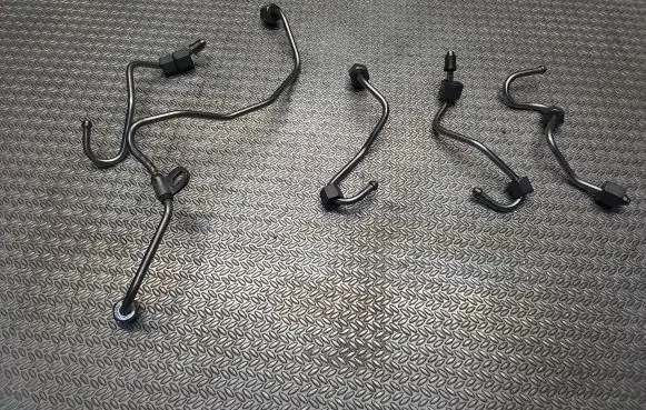 Renault Trafic III (X82) Fuel injector supply line/pipe 