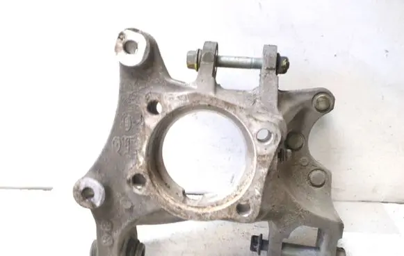 Hyundai Santa Fe Rear wheel hub spindle/knuckle 