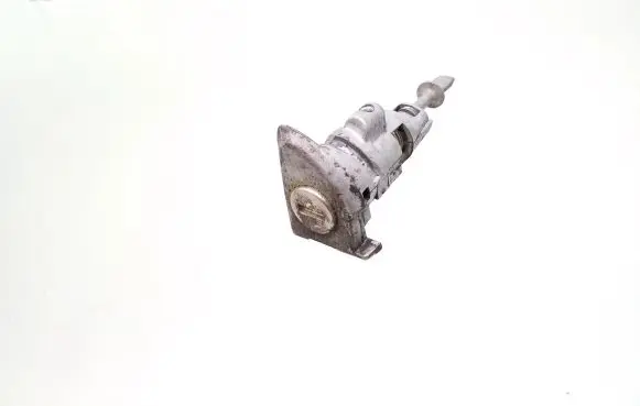 Volkswagen PASSAT B7 Front door lock (next to the handle) 3C0837167B