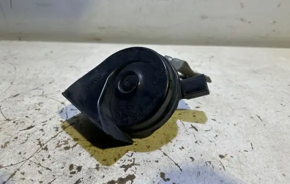 Volkswagen PASSAT B8 Horn signal 0024082012