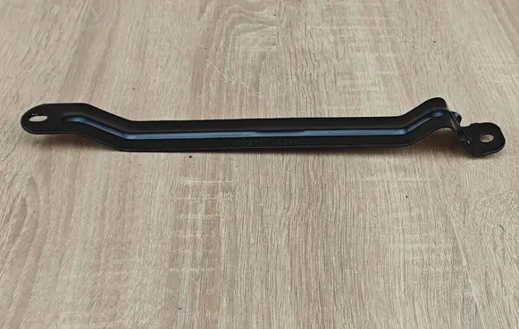BMW 5 G30 G31 G38 Battery bracket 8704689
