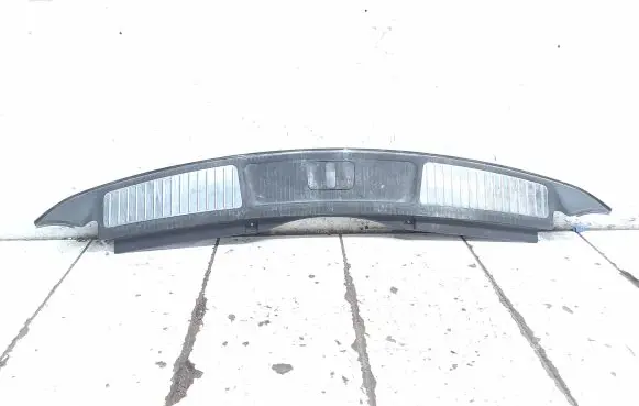Trunk/boot sill cover protection