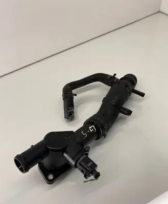 Volkswagen Golf V Engine coolant pipe/hose 06A121133AL