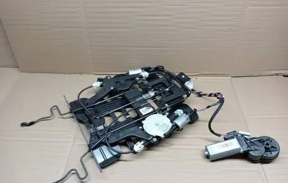 Volkswagen PASSAT B7 Seat adjustment motor 5N0881880F ZM010269S006