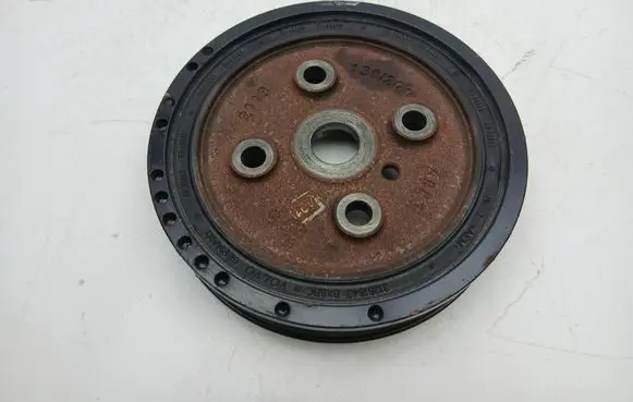 Volvo V60 Crankshaft pulley 31251643