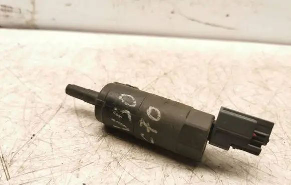 Volvo V50 Windscreen/windshield washer pump