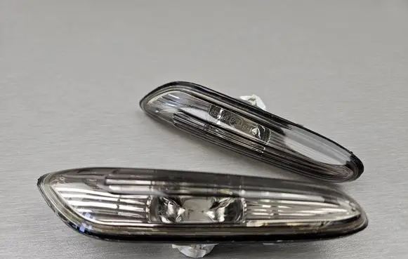 BMW 5 E60 E61 Front fender indicator light 7165741 7165742 63137165741