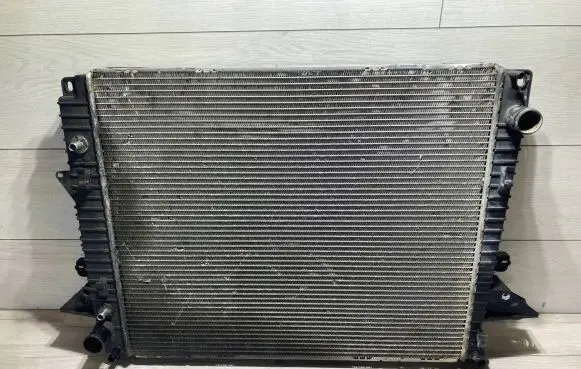 Land Rover Range Rover Sport L320 Coolant radiator PCC500201