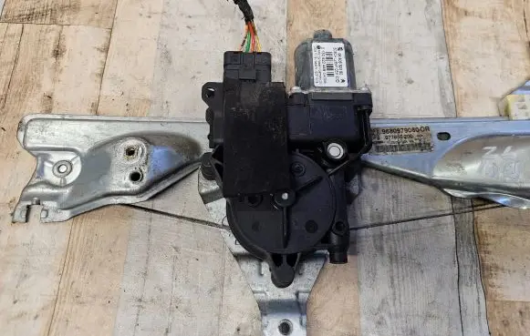 Peugeot 308 SW Rear door window regulator with motor 9680692380 0130822449