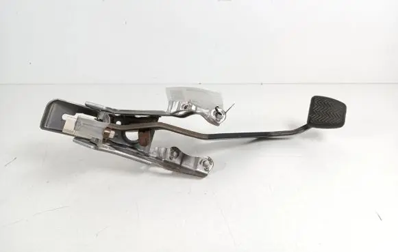 Toyota Auris 150 Brake pedal 47101-12650
