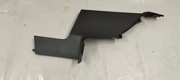 (D)pillar trim (top)