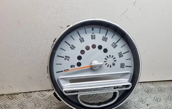 Speedometer (instrument cluster)