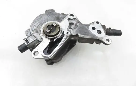 Volkswagen Polo IV 9N3 Vacuum pump 038145209N